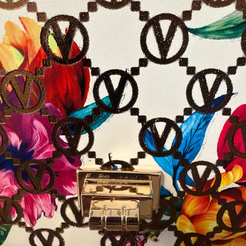 Valentino by Mario Valentino Bag (not Valentino Garavani) - Picture 4 of 10